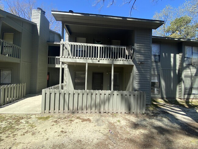 Building Photo - 1831 Tryon Dr