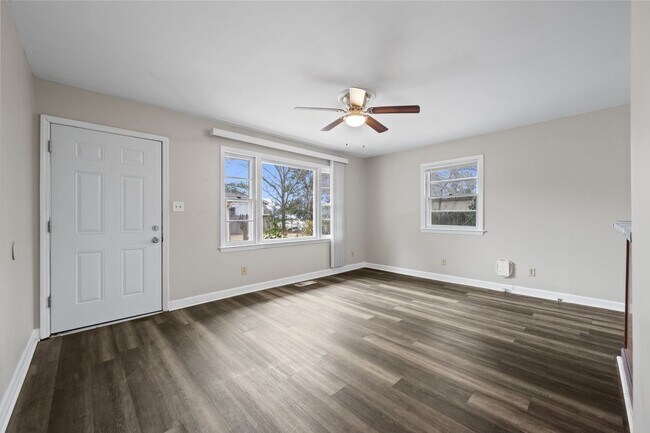 Foto del edificio - Welcome to Lakeview Park!