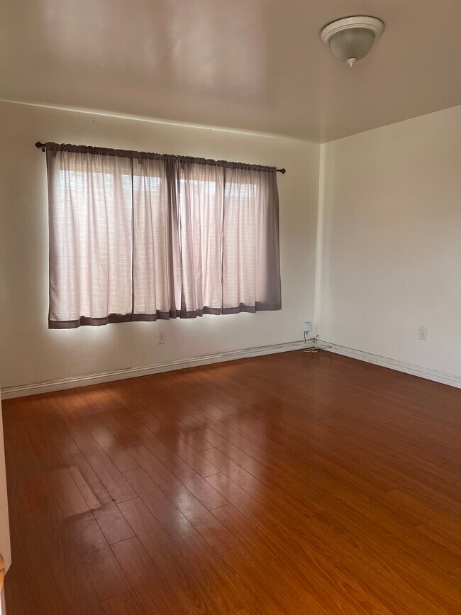 Foto del edificio - 3320 San Gabriel Blvd