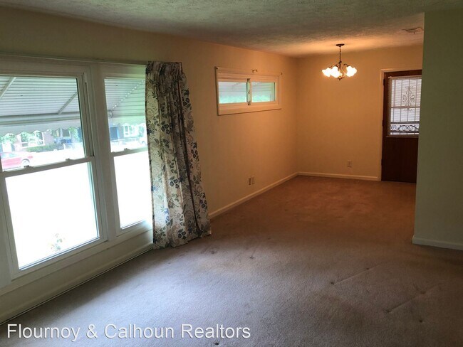 Building Photo - 3 br, 1 bath House - 1010 Piedmont Drive