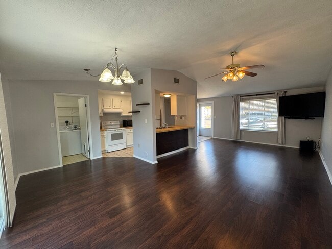 Building Photo - 261 Windsor Castle Dr