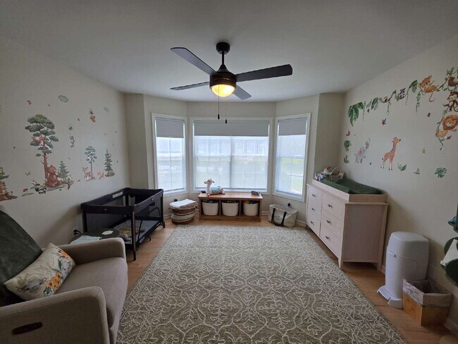 Building Photo - Stylish modern 2 story on a spacious 1 acre lot in Sharpsburg - avail Sept 1st.