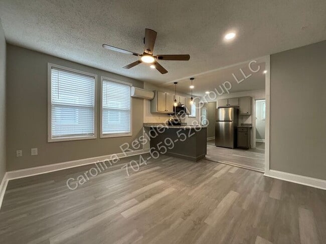 Foto del edificio - 53 Rex Ave