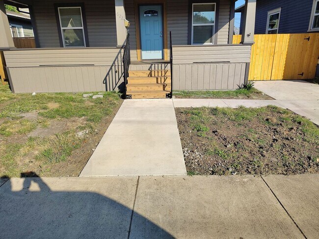 Building Photo - Beautifully Remodeled Historic Home Center...