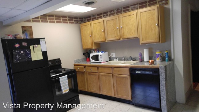 Foto del edificio - 2 br, 1 bath Apartment - 1210 East Ave