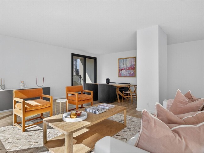 Foto del edificio - 65 E India Row