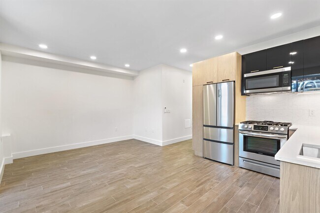 Building Photo - 250 Van Horne St