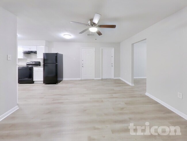 Building Photo - 2706 Dewberry Ln