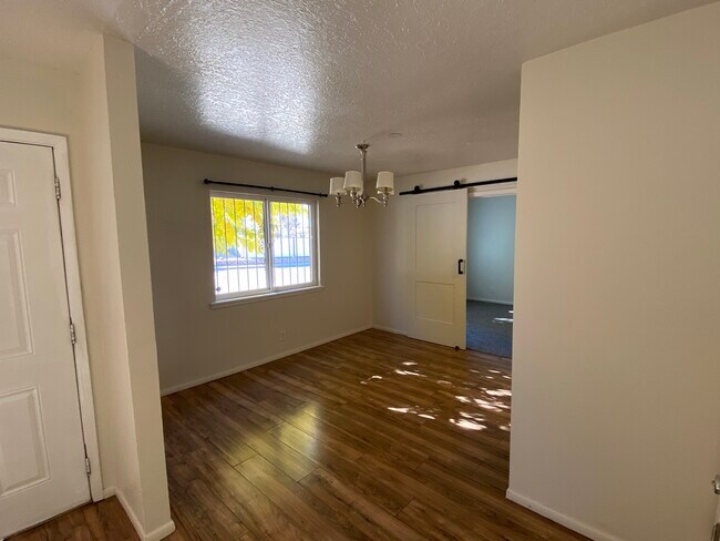 Building Photo - 11213 Chico Rd NE