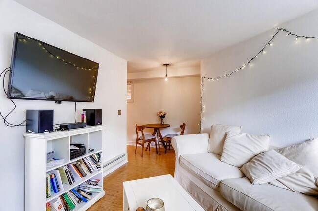 Foto del edificio - Modern West End Pearl St. 1 Bed/1 Bath Con...
