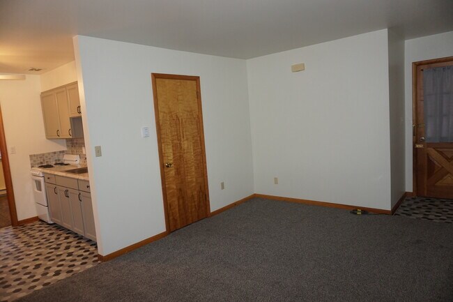 Building Photo - 925 Gasche St