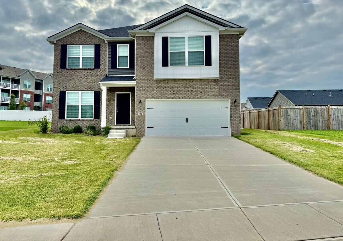 Foto principal - Beautiful home in Georgetown four bedrooms...
