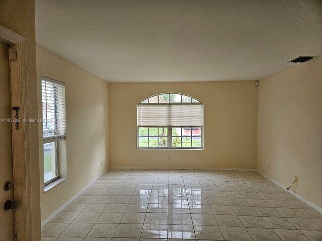 Foto del edificio - 6831 Big Pine Key St