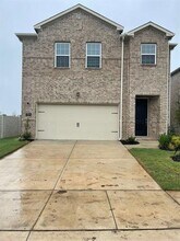 Building Photo - 701 Portina Dr