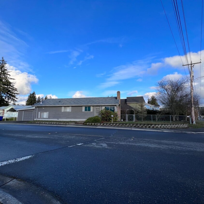 Primary Photo - Charming 3 Bedrooom home in quaint town of...