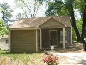 Building Photo - 2577 Eastwood Dr