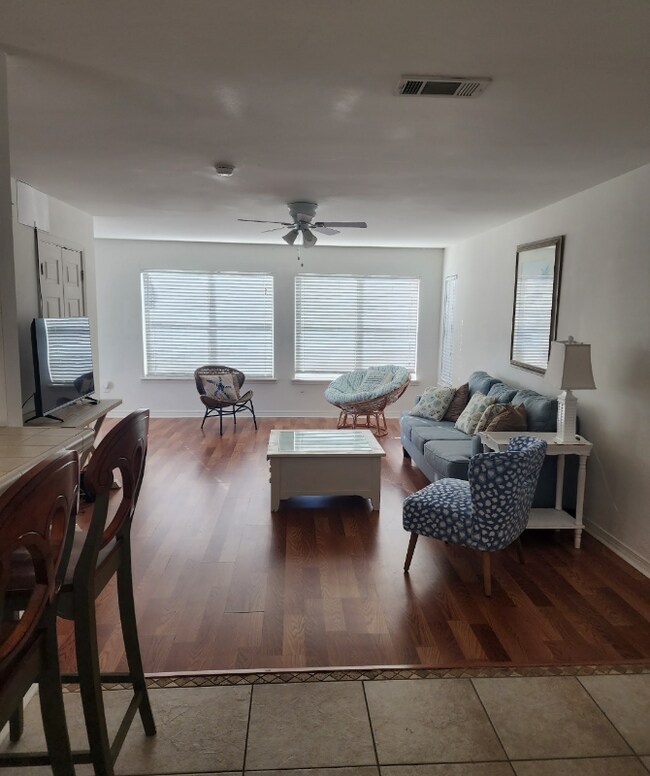 Foto del edificio - 870 Marina Dr