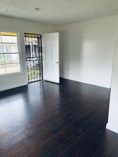 Building Photo - 422 E 135th St