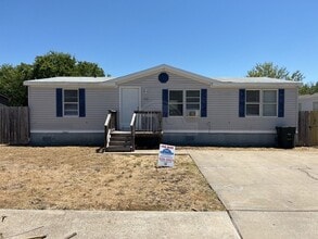 Building Photo - 3406 Valencia Dr