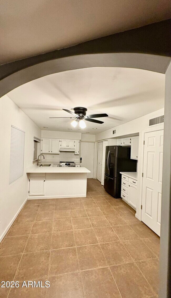 Foto del edificio - 2140 W Utopia Rd