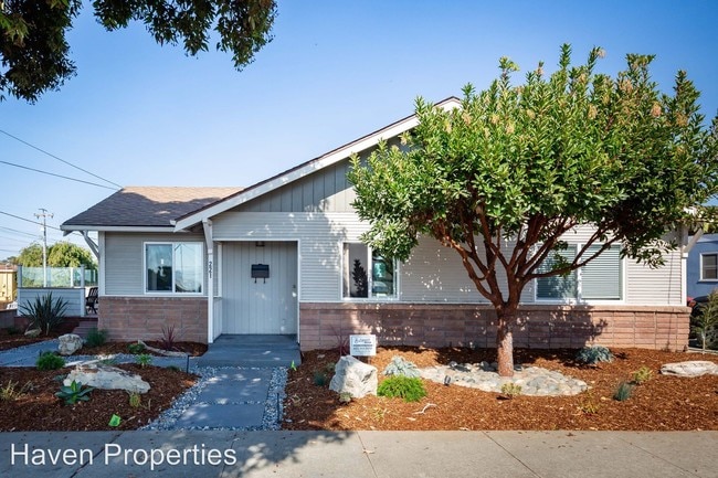 Building Photo - 221 Dunes St