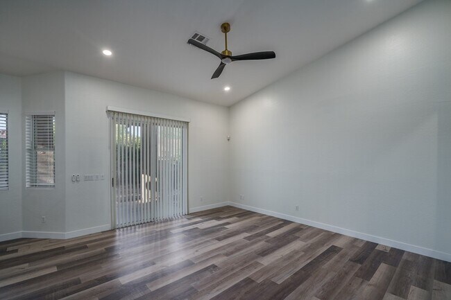 Foto del edificio - Gorgeous Home in Tatum Vista!