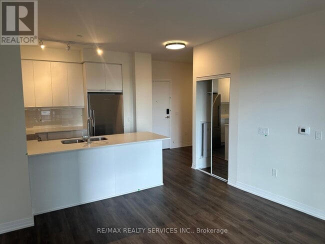 Building Photo - 15-415 Watergarden Dr