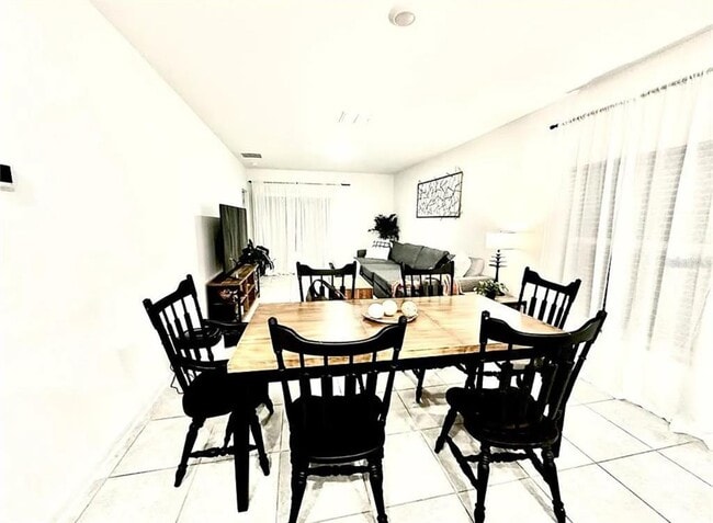 Foto del edificio - 1835 Weir Blvd