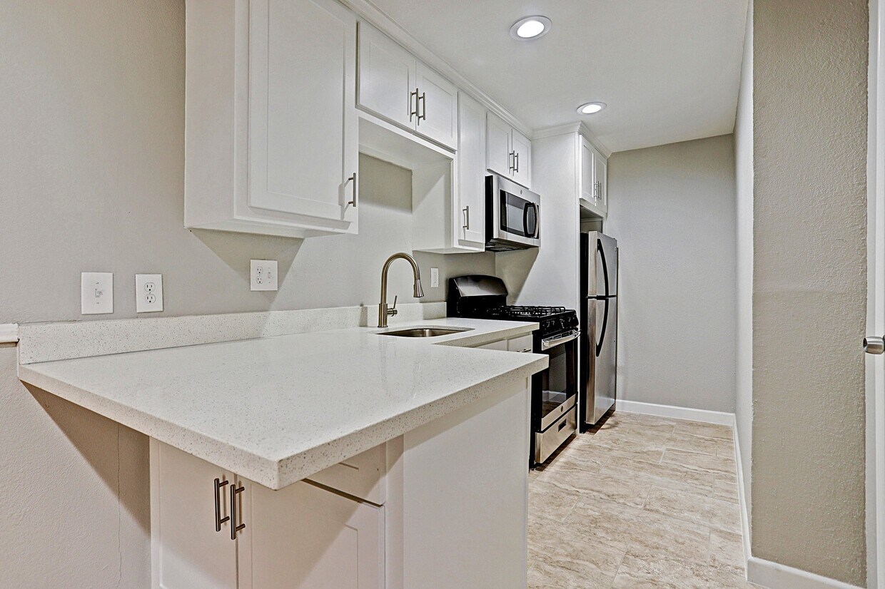 Foto principal - 2148 Harold St