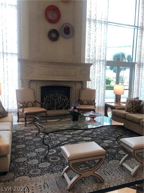 Foto del edificio - 2747 Paradise Rd