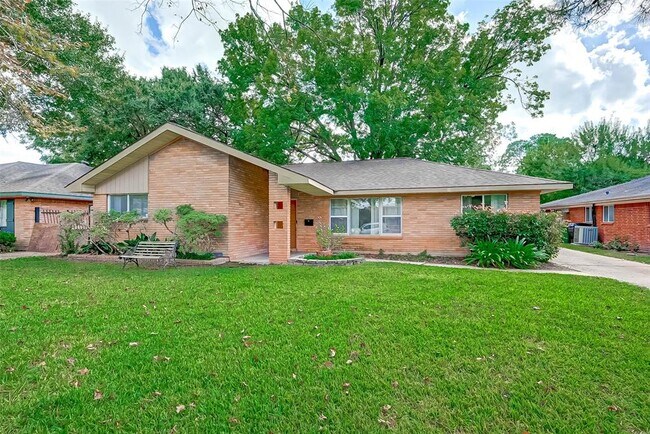 Building Photo - 4827 Spellman Rd