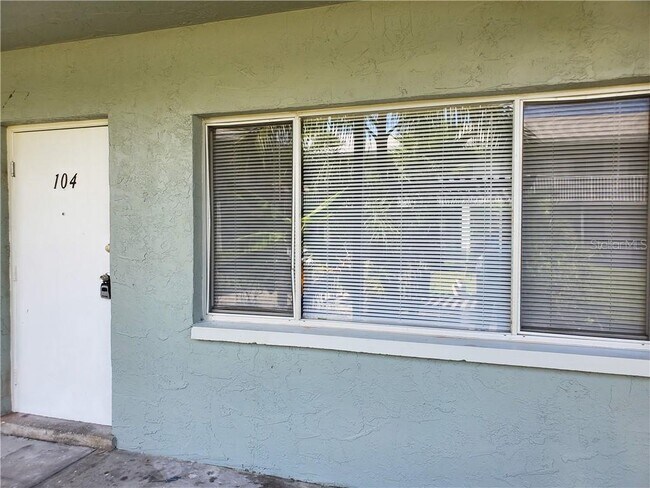 Building Photo - 379 47th Ave N