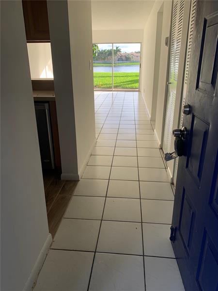 Foto del edificio - 8560 N Sherman Cir