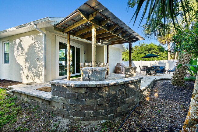 Outdoor Dining - 136 Via Madrid Dr