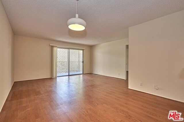 Building Photo - 433 S Manhattan Pl
