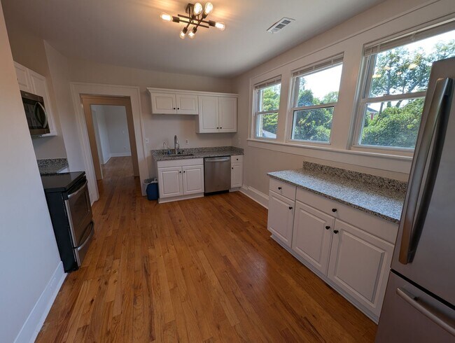 Foto del edificio - 35 Perry Ave