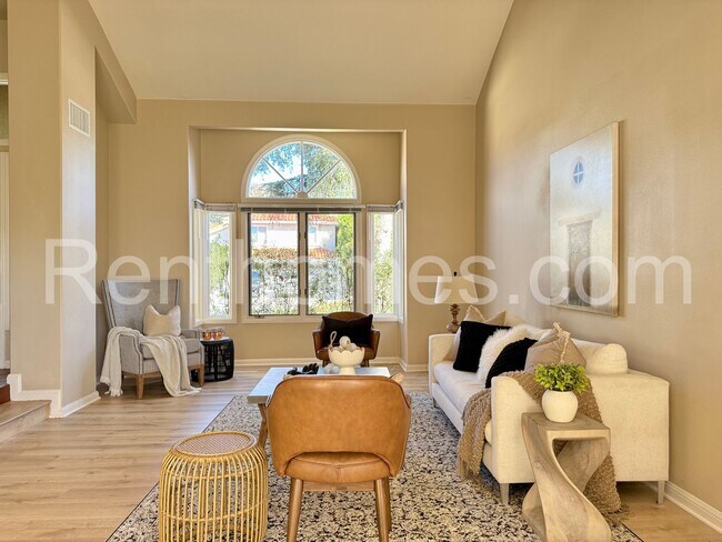 Foto del edificio - 12613 Crest Knolls Ct