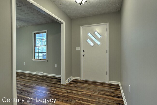 Building Photo - 5 br, 2.5 bath House - 701 Franklin