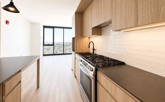 Foto del edificio - 210 N Ada St