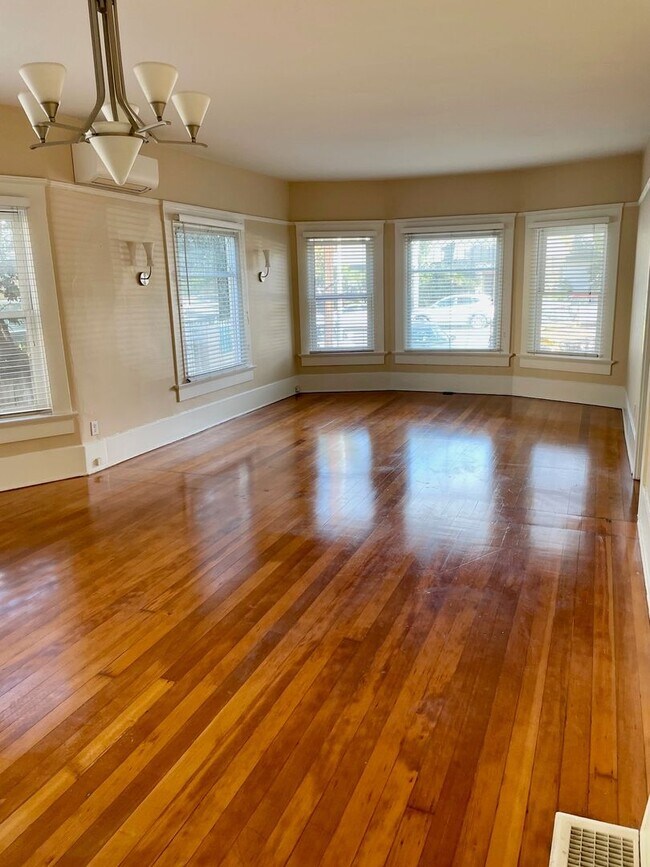 Foto del edificio - 3RD AVE.