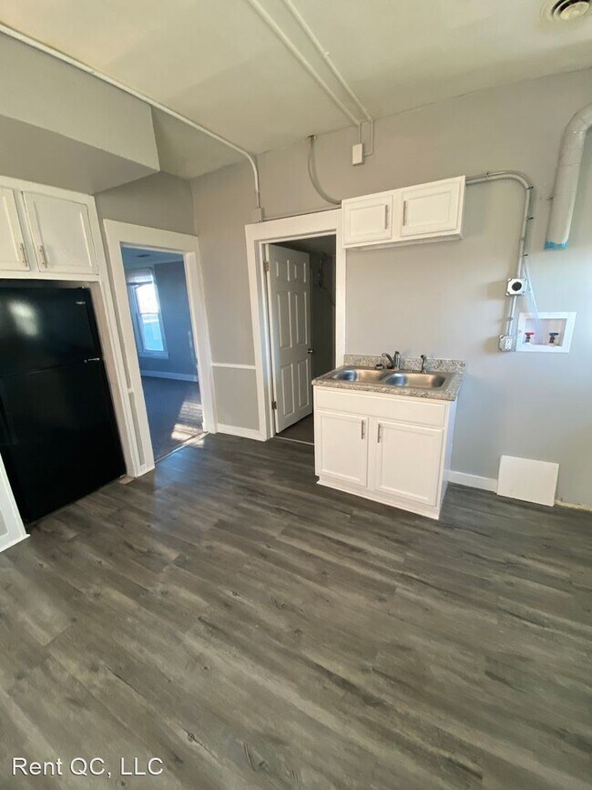 Foto del edificio - 3 br, 1 bath House - 228 4th Avenue W