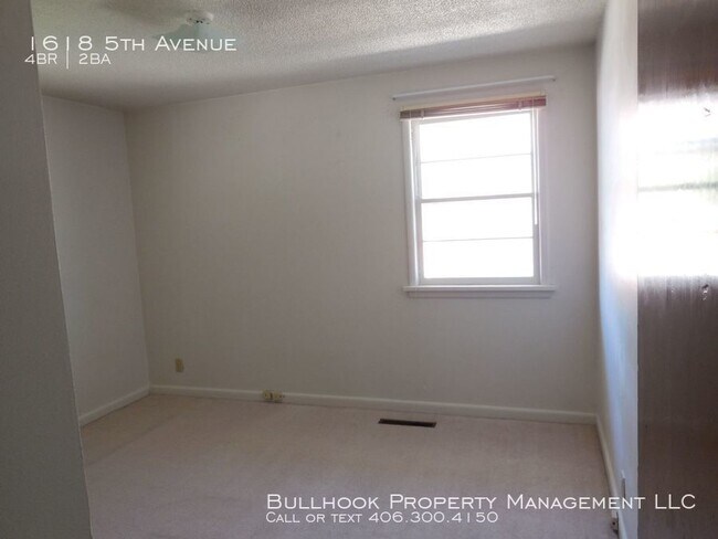 Building Photo - Terrific Turquoise Havre Home