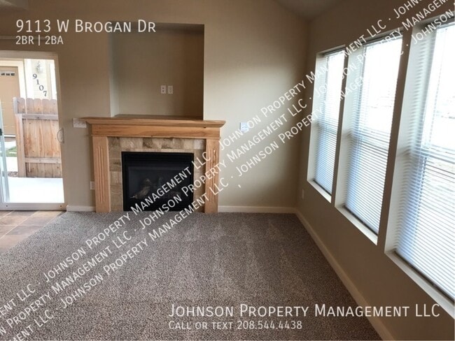 Foto del edificio - 9113 W Brogan Dr