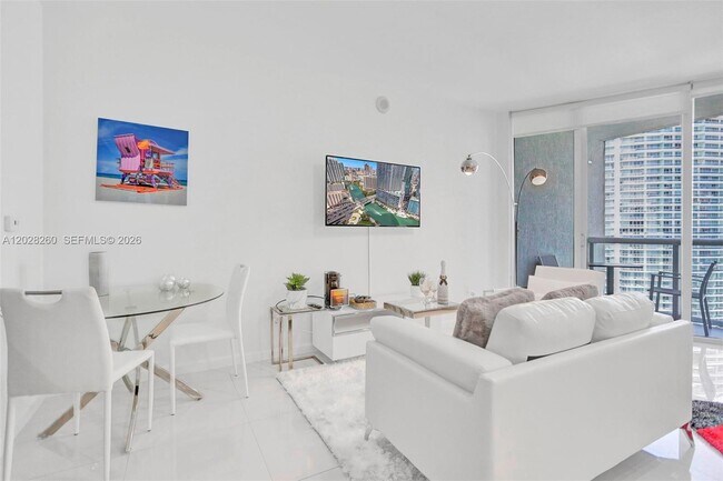 Foto del edificio - 475 Brickell Ave