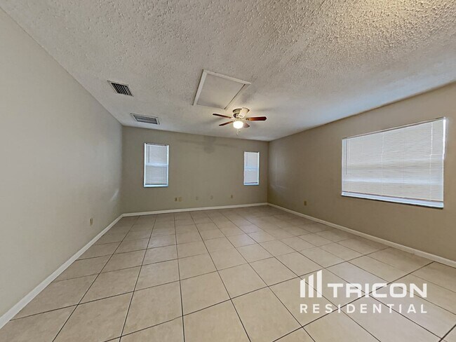 Building Photo - 3320 Garden Avenue Spring Hill FL
