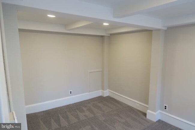 Building Photo - 66 High St