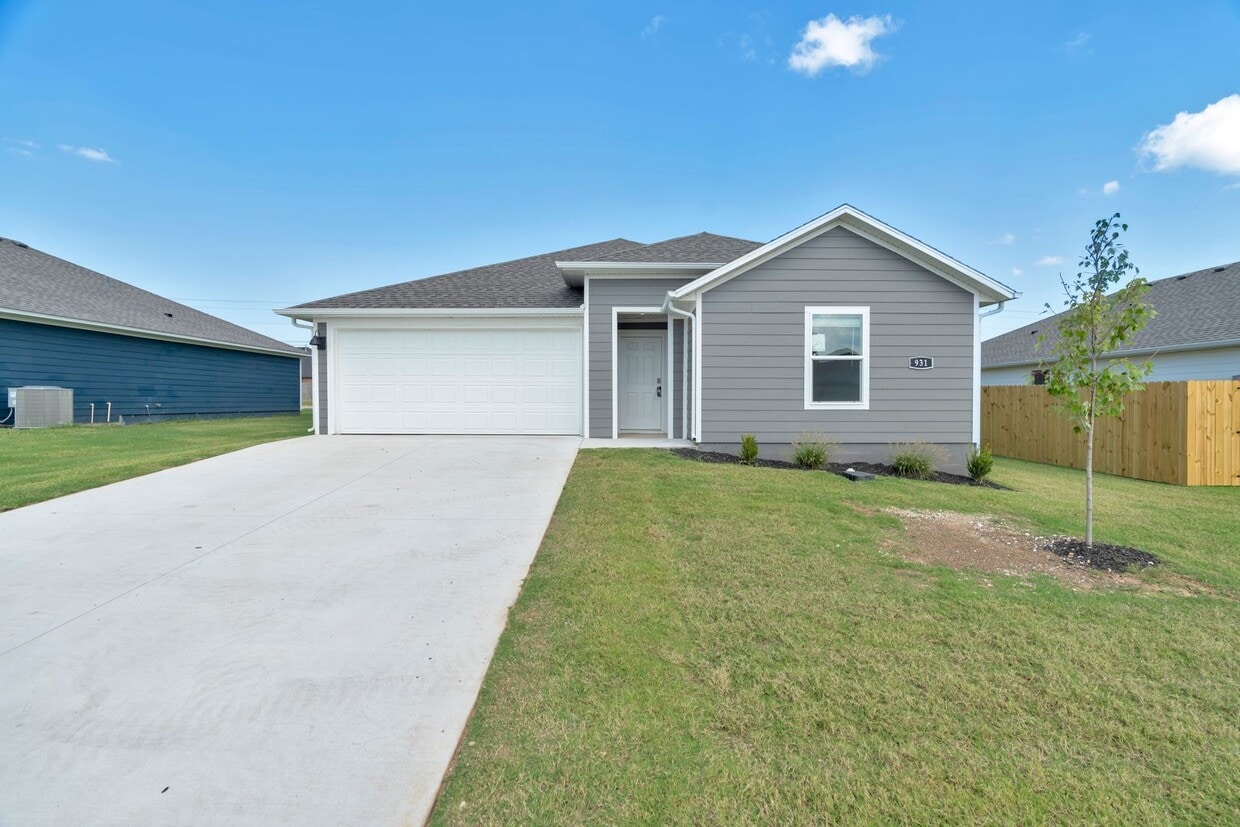 Foto principal - Brand-New 3 Bedroom Home in Prairie Grove!...