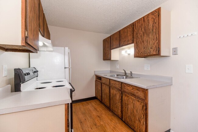 Foto del edificio - 5875 Poplar St