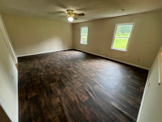 Building Photo - 945 Patch Dr