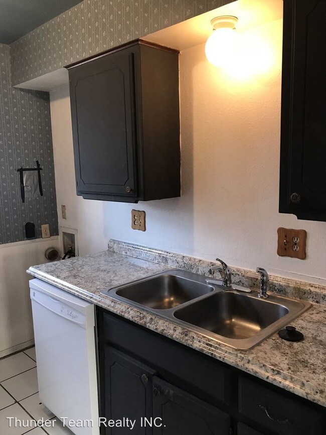 Foto del edificio - 3 br, 1.5 bath House - 844 Greenvale Road